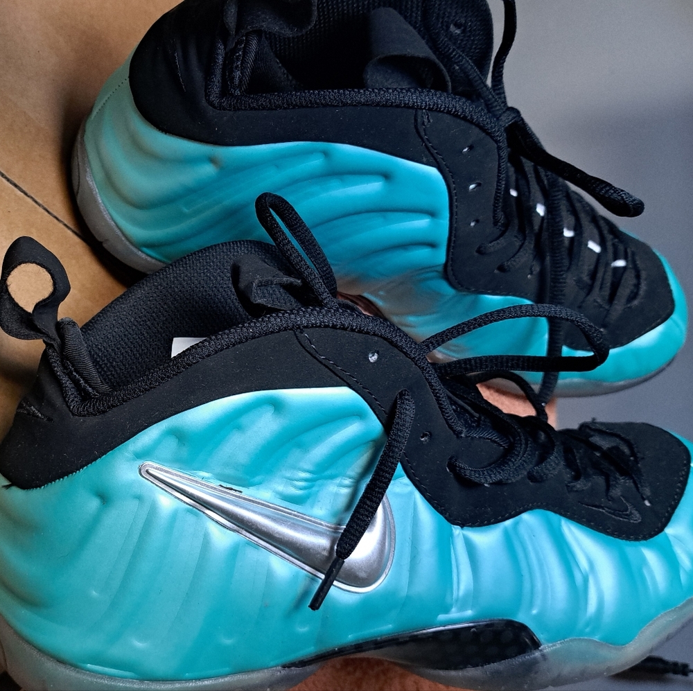 Nike Air Foamposite Pro "Island Green" Men's Size 12. <624041-303>